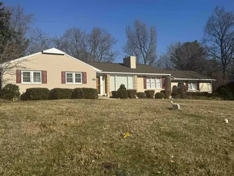 1245 Hollins Rd, Waynesboro, VA 22980