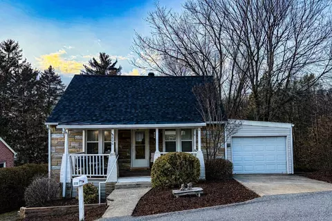 806 Randolph St, Staunton, VA 24401