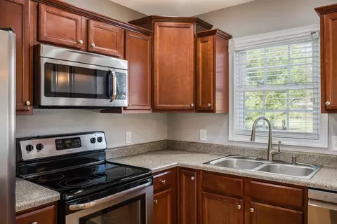 Kitchen - 268 Dylan Cir, Bridgewater, VA 22812 photo 4 of 5