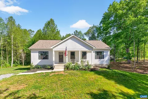 1229 Peach Grove Rd, Louisa, VA 23093