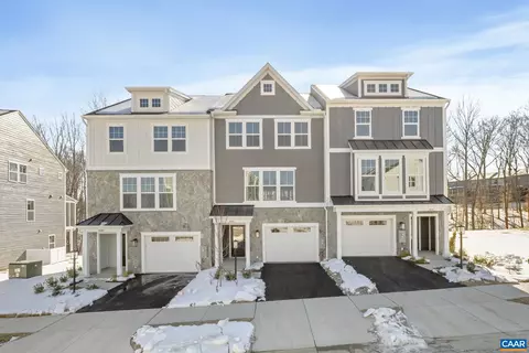 3046 Farrow Cir, Charlottesville, VA 22901