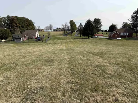367 National Ave, Staunton, VA 24401