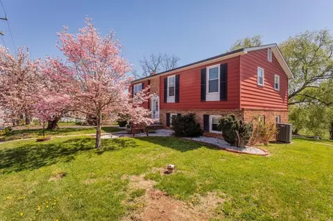 522 S Main St S, Mount Crawford, VA 22841
