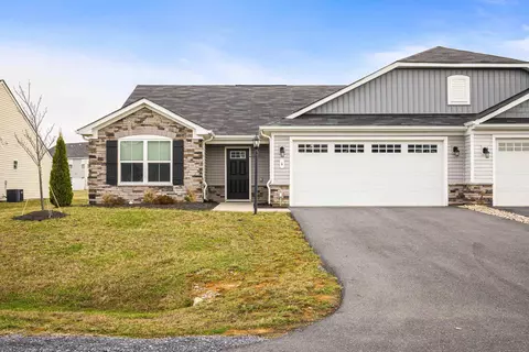 6 S Peak Dr, Mcgaheysville, VA 22840