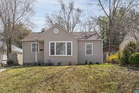 424 Oak Ave, Waynesboro, VA 22980