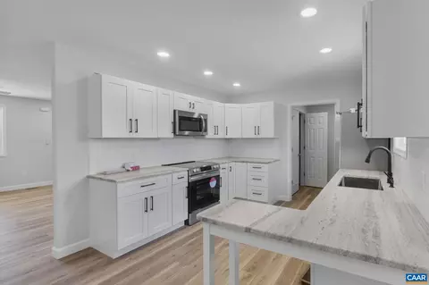 140 Dogwood Hts, Scottsville, VA 24590