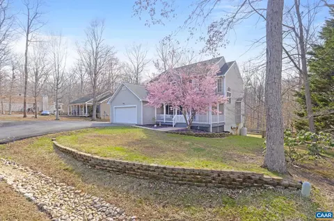 Exterior - 103 Riverside Dr, Palmyra, VA 22963 photo 8 of 16
