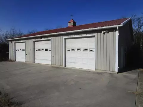 Exterior - 918 Fleeburg Loop, Shenandoah, VA 22849 photo 3 of 13