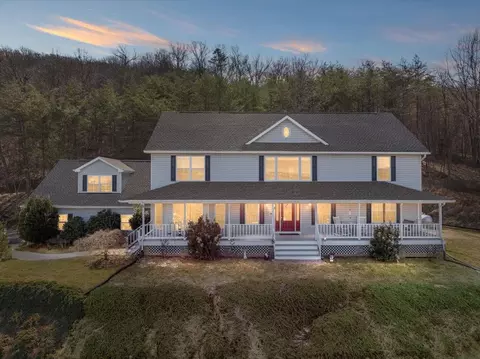 209 Park Ridge Ct, Front Royal, VA 22630