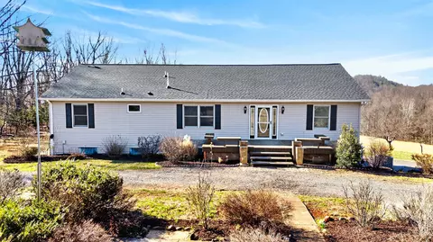 85 Meadow Ct, Roseland, VA 22967