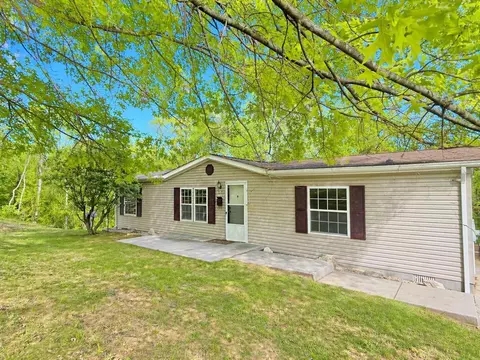 104 Bentwood Dr, Blue Ridge, VA 24064