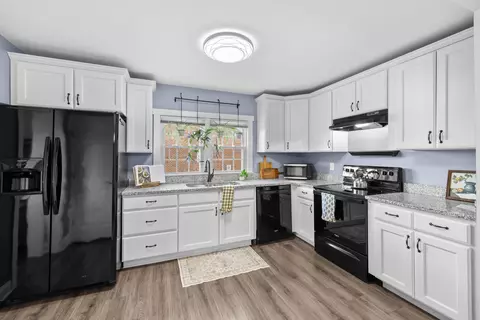 Kitchen - 151 Stuart Ave, Stuarts Draft, VA 24477 photo 9 of 11