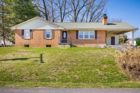 13 Ridgewood Dr, Verona, VA 24482