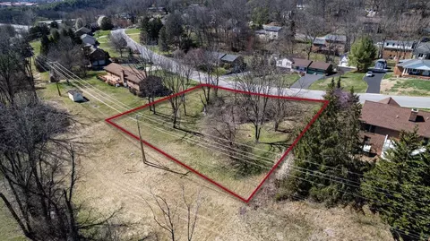810 Lammermoor Dr, Staunton, VA 24401