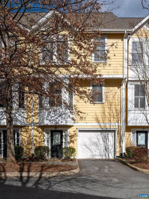 104 Melbourne Park #D, Charlottesville, VA 22901