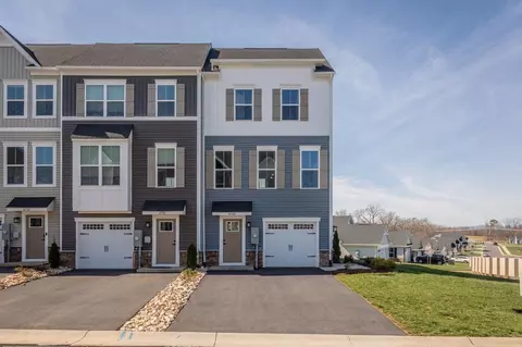4504 Fountainbridge Ct, Harrisonburg, VA 22801