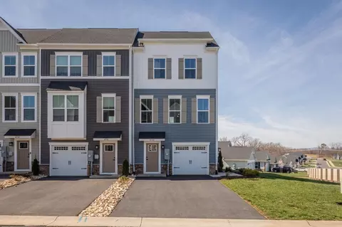 4504 Fountainbridge Ct, Harrisonburg, VA 22801