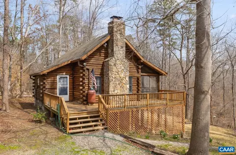 1522 Holland Creek Rd, Louisa, VA 23093