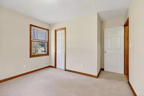 Bedroom - 5014 Cold Springs Rd, Raphine, VA 24472 photo 8 of 10
