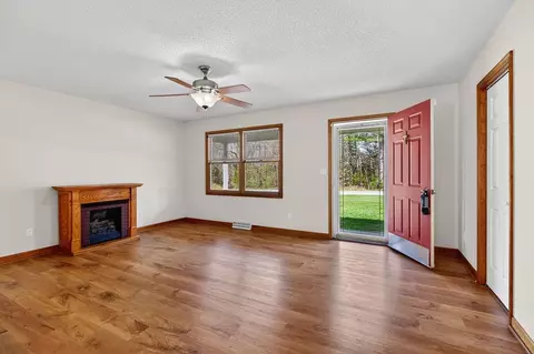Living - 5014 Cold Springs Rd, Raphine, VA 24472 photo 1 of 9