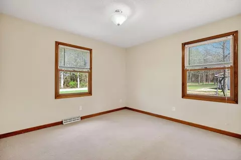 Bedroom - 5014 Cold Springs Rd, Raphine, VA 24472 photo 7 of 10