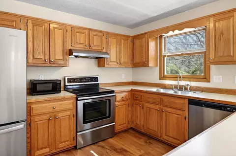 Kitchen - 5014 Cold Springs Rd, Raphine, VA 24472 photo 2 of 4