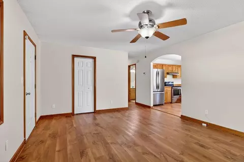 Living - 5014 Cold Springs Rd, Raphine, VA 24472 photo 4 of 9