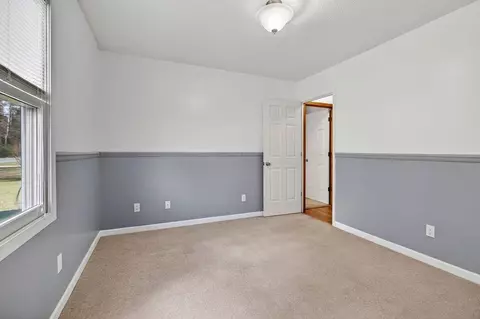 Bedroom - 5014 Cold Springs Rd, Raphine, VA 24472 photo 6 of 10