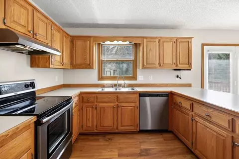 Kitchen - 5014 Cold Springs Rd, Raphine, VA 24472 photo 3 of 4