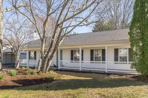 41 Ashburn Ln, Waynesboro, VA 22980