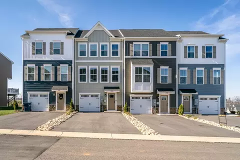 4512 Fountainbridge Ct, Harrisonburg, VA 22801