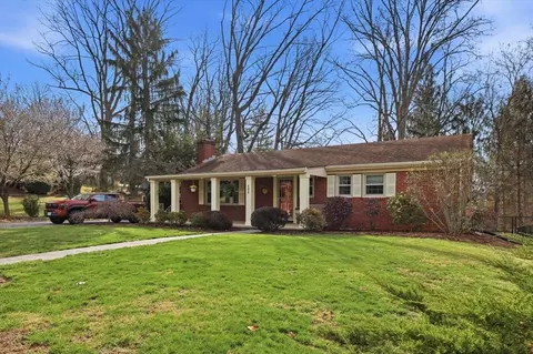 408 Robin St, Staunton, VA 24401