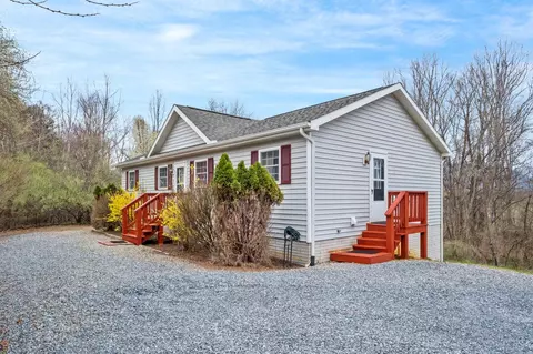 60 Pathfinder Dr, Lexington, VA 24450
