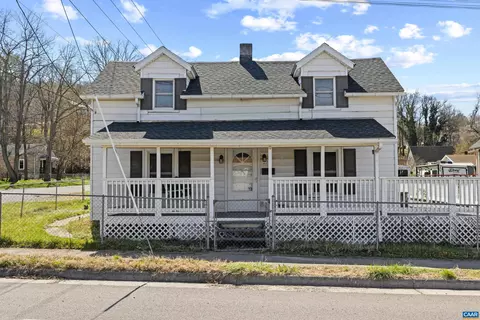 276 E 29th St E, Buena Vista, VA 24416
