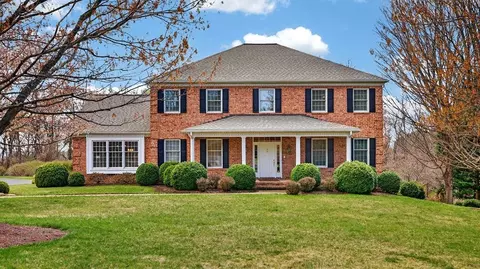 5 Trace Dr, Staunton, VA 24401