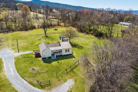 160 Honeysuckle Ln, Stanley, VA 22851