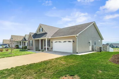 53 Marble Dr, Stuarts Draft, VA 24477 photo 7