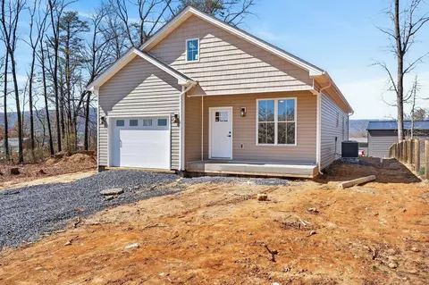 487 Pocahontas Ave, Shenandoah, VA 22849