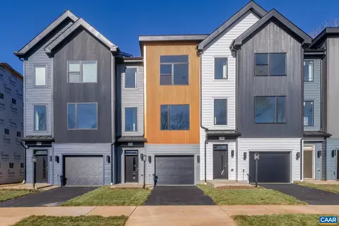 22 Keene Ct, Charlottesville, VA 22903