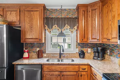 Kitchen - 23 Slate Dr, Stuarts Draft, VA 24477 photo 3 of 7