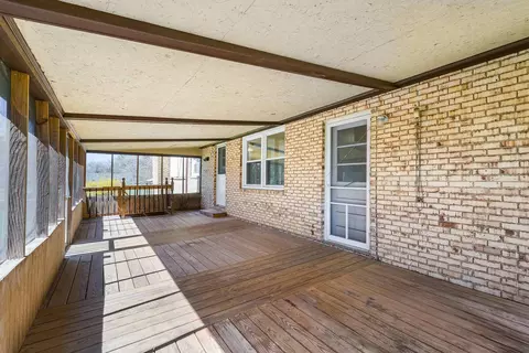 Exterior - 28 Brighton Ct, Stuarts Draft, VA 24477 photo 4 of 8