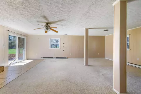 Living - 28 Brighton Ct, Stuarts Draft, VA 24477 photo 3 of 7