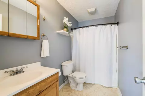 Bath - 28 Brighton Ct, Stuarts Draft, VA 24477 photo 1 of 3