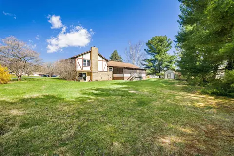 Exterior - 28 Brighton Ct, Stuarts Draft, VA 24477 photo 7 of 8