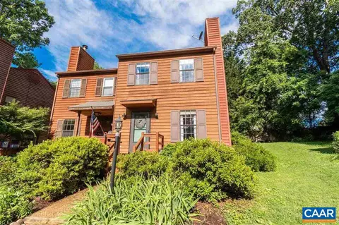 109 Hammond St #B, Charlottesville, VA 22903