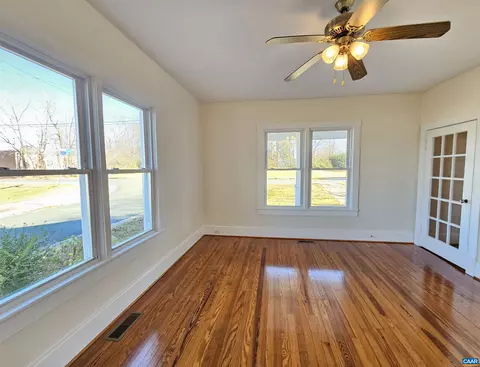 Living - 74 Conner St, Dillwyn, VA 23936 photo 5 of 6