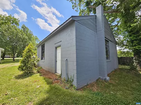 Exterior - 74 Conner St, Dillwyn, VA 23936 photo 14 of 18