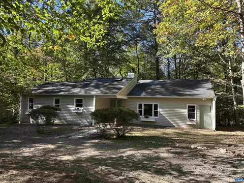 640 Big Oak Rd, Charlottesville, VA 22903