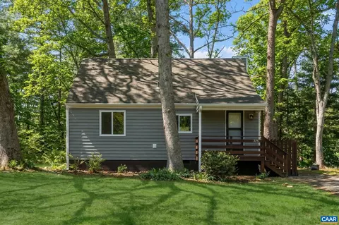 375 Fence Rd, Earlysville, VA 22936