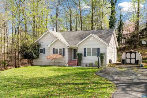 3 Brougham Rd, Palmyra, VA 22963